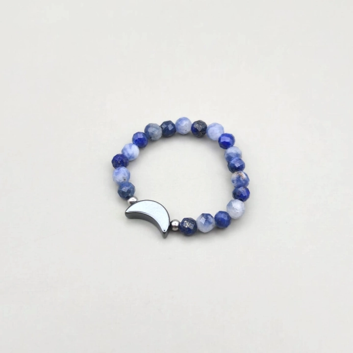 pierścionek handmade rękodzieło na żyłce gumce elastycznej lapis lazuli lazuryt hematyt księżyc